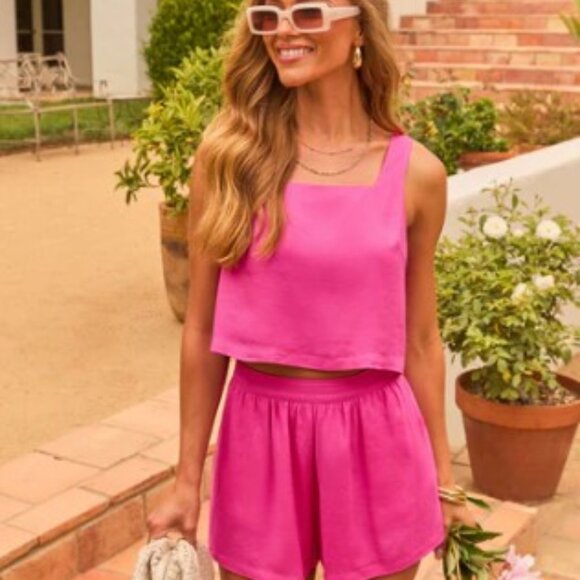 VICI - Nieve Pleated Linen Shorts with elastic back- Pink / Small - Picture 5 of 6